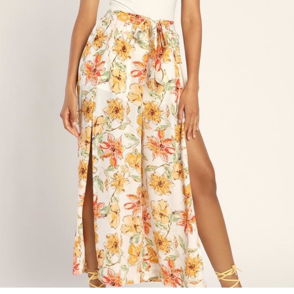 Lulus Women’s Vibrant Blooms White Floral Print Flyaway Wide Leg Pants Small